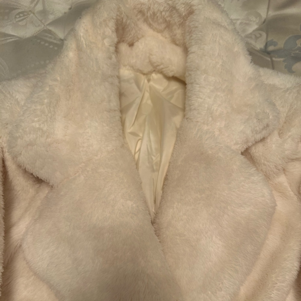 New Faux fur coat
